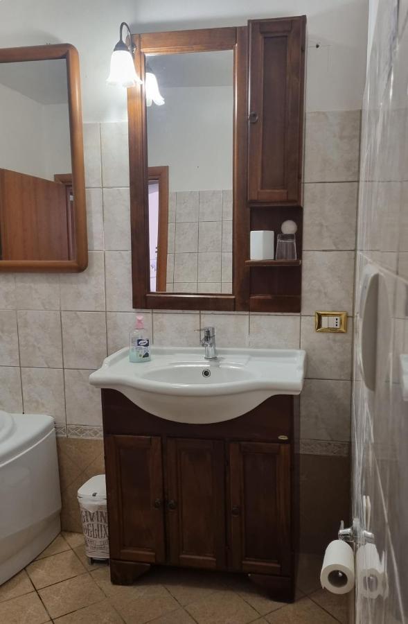 Casa Mille Baci Con Parcheggio Apartamento Livorno Exterior foto